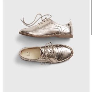 NWOT Kids Metallic Oxford Shoes sz 5